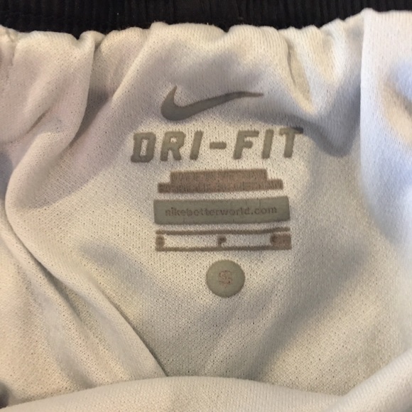 Nike Dri-Fit Black shorts, Sz child’s small - Picture 4 of 4